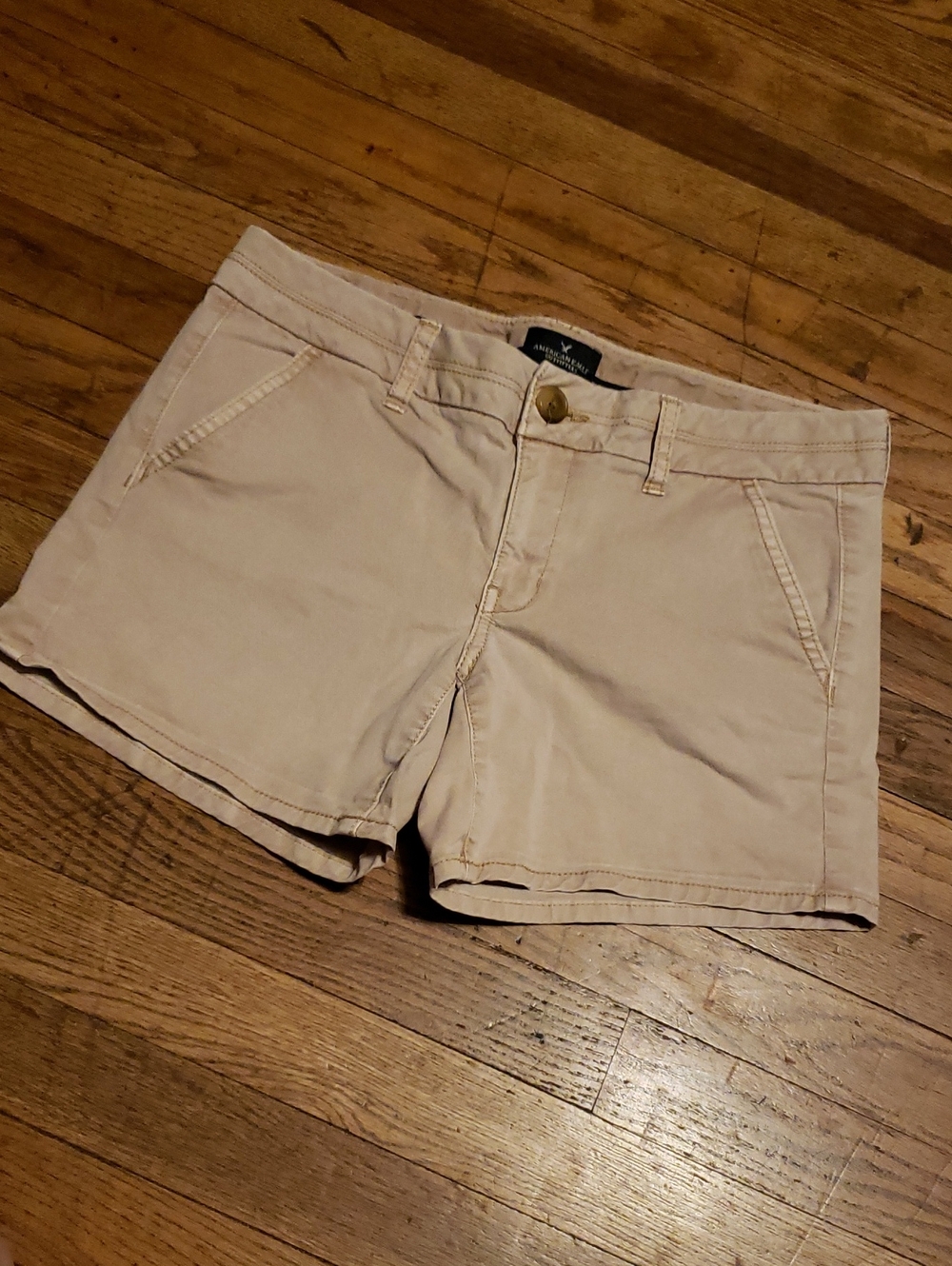 Womens AE Midi short size 6